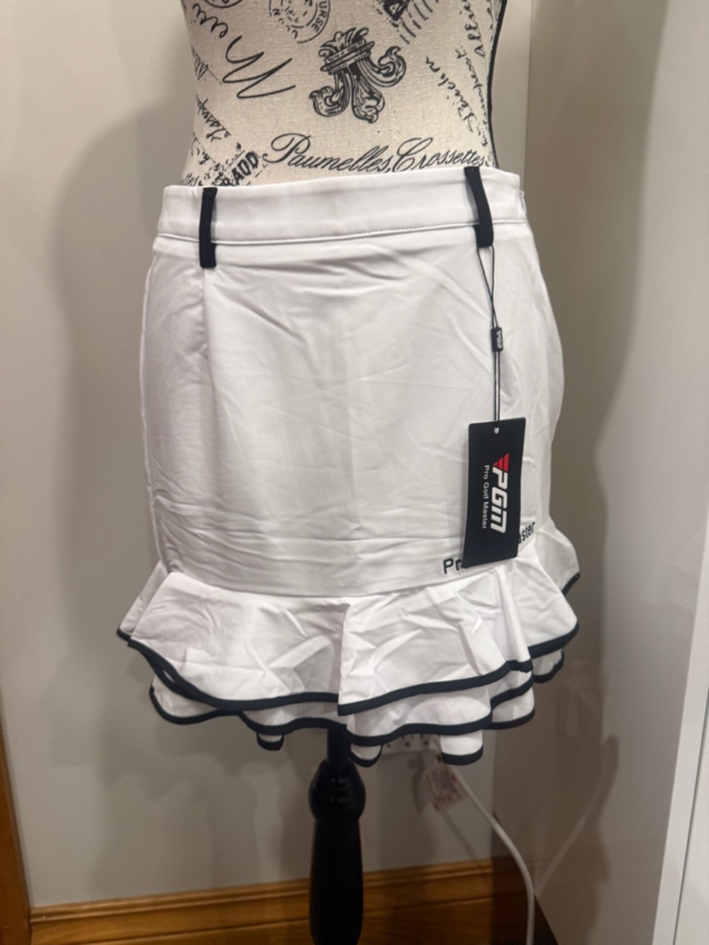 White Ruffle Golf Skort - Pro Golf Master - Picture 2 of 8